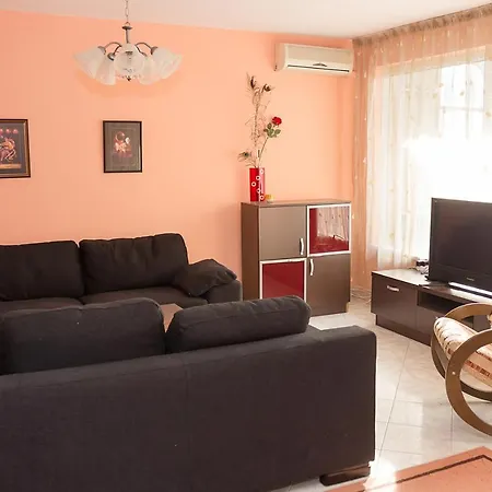 Apartmán Peach Coloured 2-bdr By The Sea Garden
