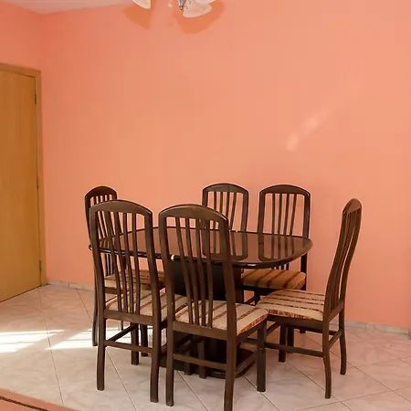 Apartment Peach Coloured 2-bdr By The Sea Garden Varna