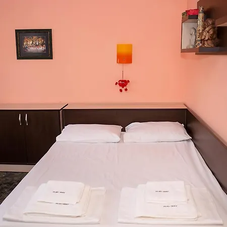Apartment Peach Coloured 2-bdr By The Sea Garden Varna