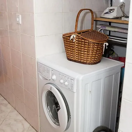 Apartment Peach Coloured 2-bdr By The Sea Garden